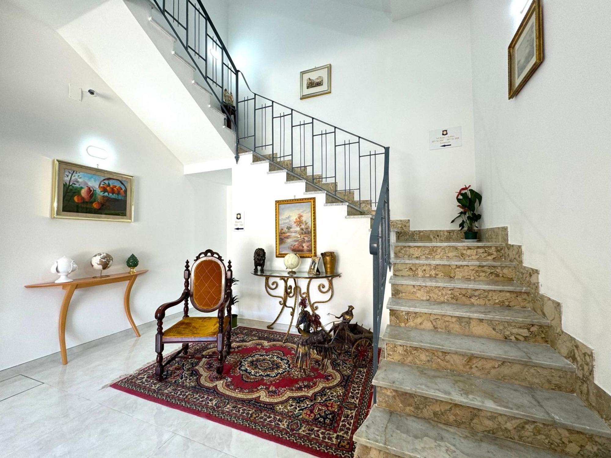 Готель Casa Ferrante Чинізі Екстер'єр фото