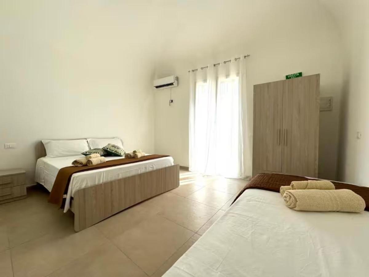 Готель Casa Ferrante Чинізі Екстер'єр фото